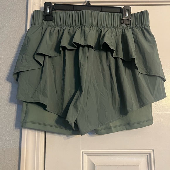 Blogilates Ruffle Short - Picture 7 of 8